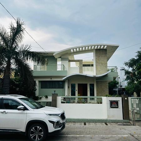 Private & Elegant 3Bhk Villa, Hillside Hideaway, 10 Mins From Mh Bus Stand 奥兰加巴德 外观 照片