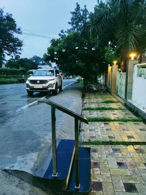 Private & Elegant 3Bhk Villa, Hillside Hideaway, 10 Mins From Mh Bus Stand 奥兰加巴德 外观 照片