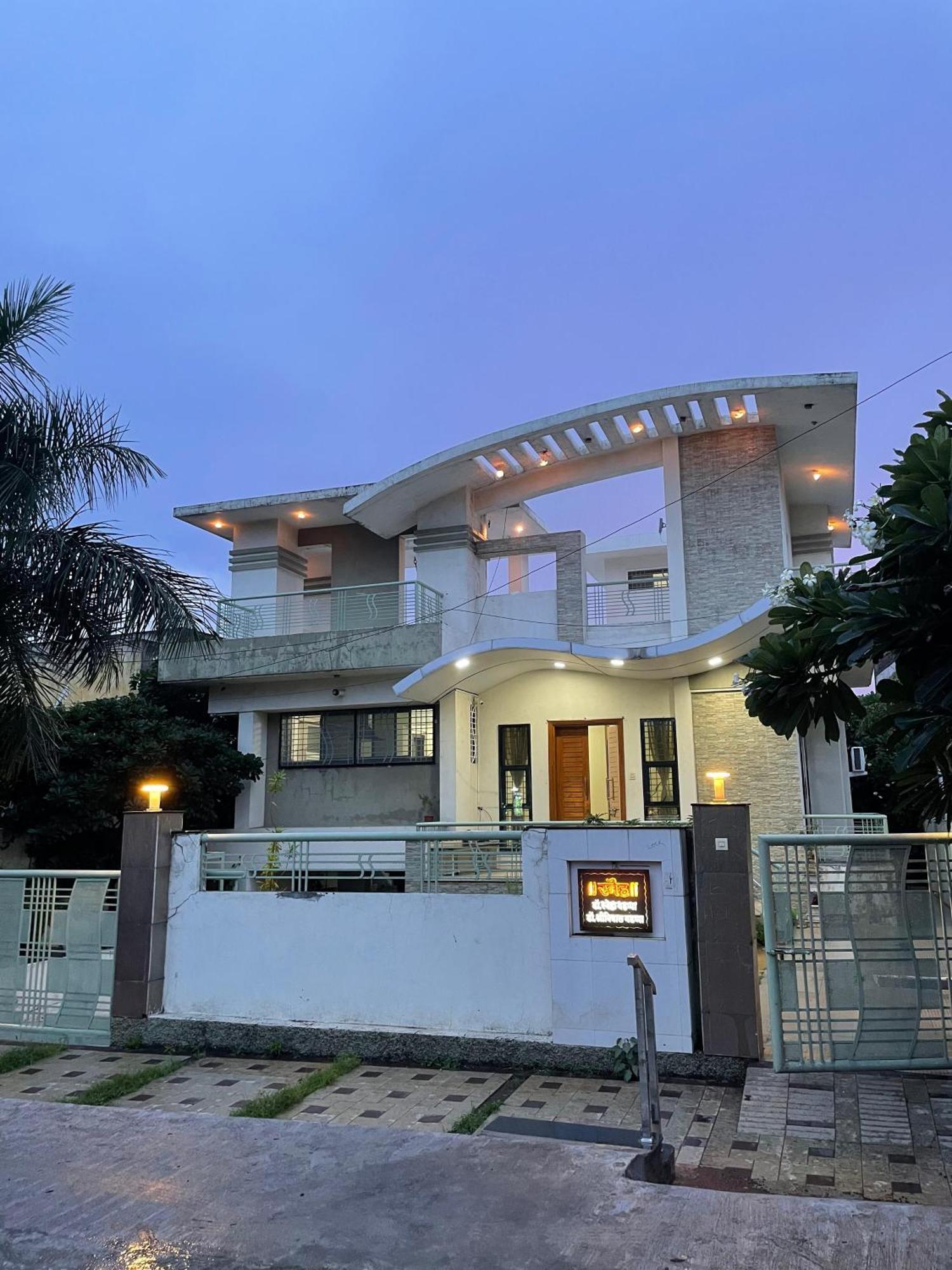 Private & Elegant 3Bhk Villa, Hillside Hideaway, 10 Mins From Mh Bus Stand 奥兰加巴德 外观 照片