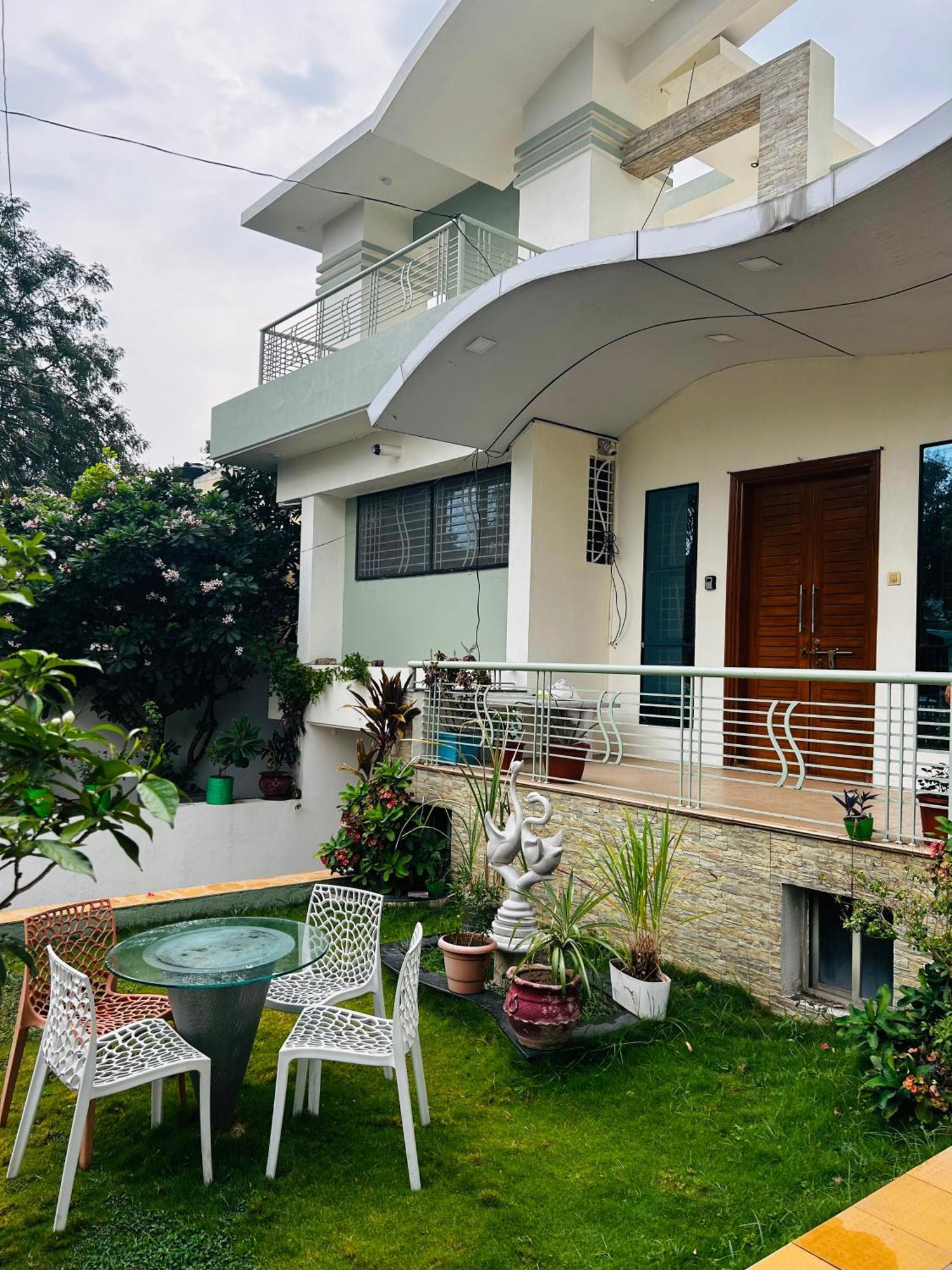Private & Elegant 3Bhk Villa, Hillside Hideaway, 10 Mins From Mh Bus Stand 奥兰加巴德 外观 照片
